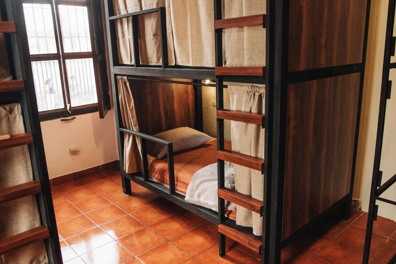 Flore Hostel Antigua Екстериор снимка